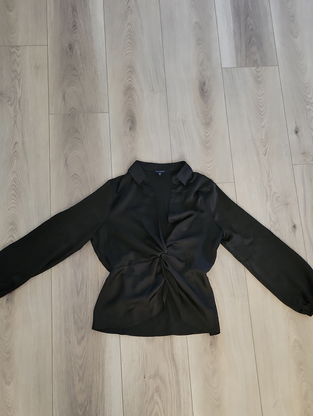 Pleione Black Twist-Front Long Sleeve Blouse